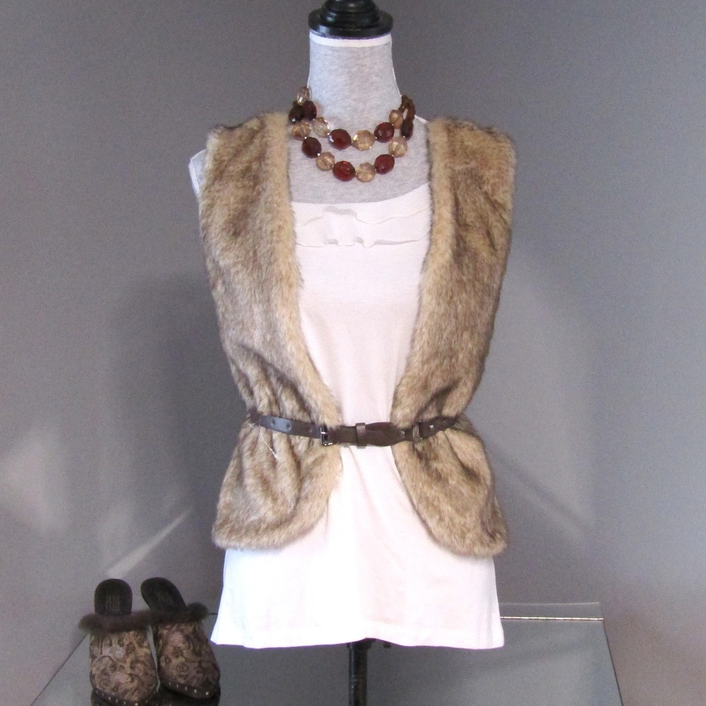 NEW Beautees Knit & Faux Fur Vest w/ Belt Size M
